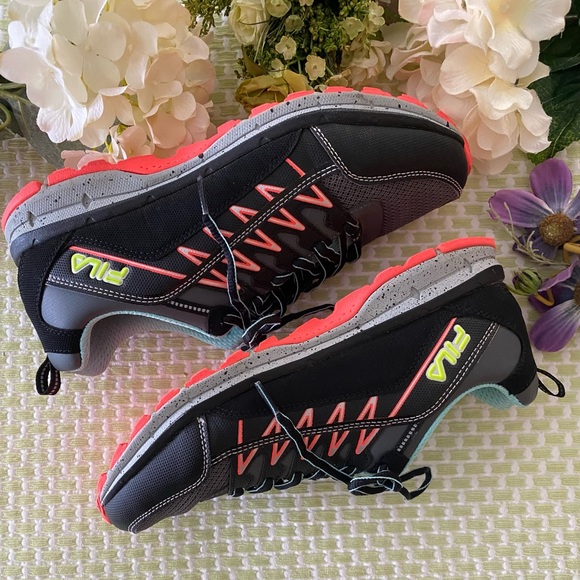 Fila Woman’s Sneakers - Picture 7 of 9